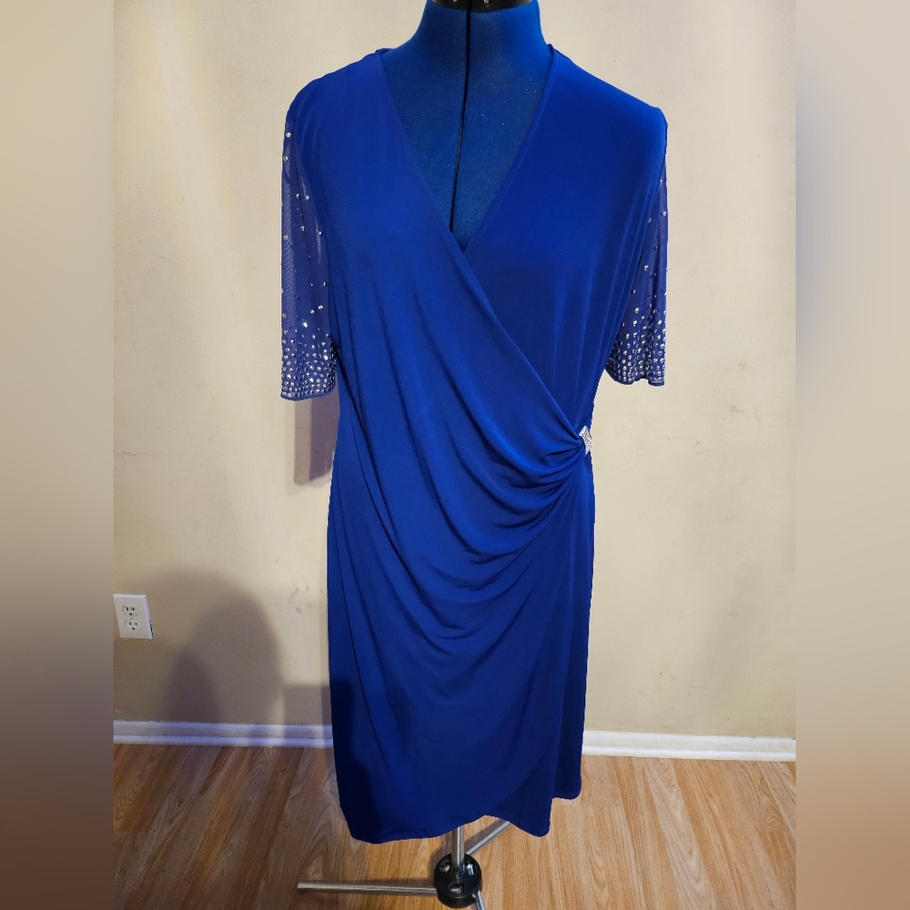 Elegant Blue Midi Dress
